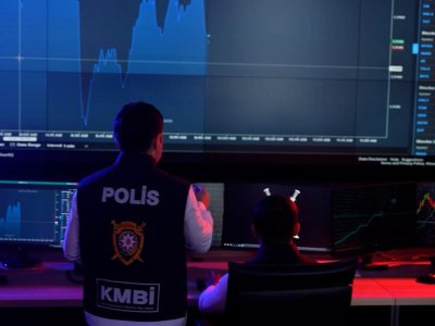 Tələbələrin fotolarını yayan şəxs&nbsp;SAXLANILDI