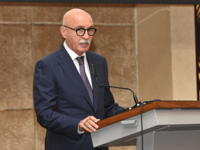 Məzunlar iş axtarmamalıdır, iş yeri açmağı düşünməlidir