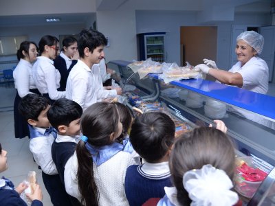 Məktəb bufetlərində bu qidalar SATILMAYACAQ