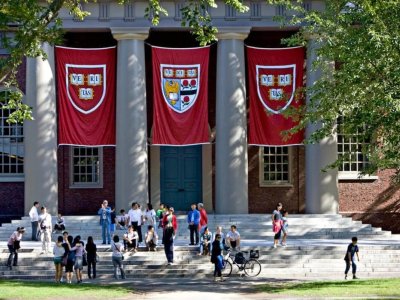 Tramp administrasiyası Harvard Universitetini məhkəməyə verib