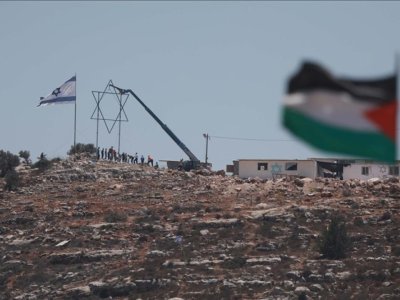 İsrail&nbsp;qızlar məktəbinə hücum edib