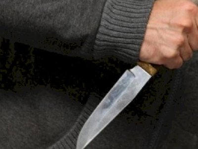 Yeniyetmə qohumuna bıçaqla xəsarət yetirdi