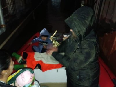 İntensiv yağışlar səbəbilə 25 azyaşlı təxliyə edilib