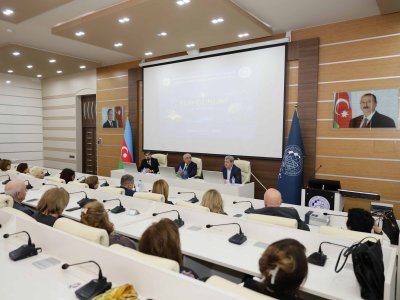 UNEC-də "Elm Günləri": Prezident İlham Əliyevin dil siyasəti milli kimliyimizin dayağıdır