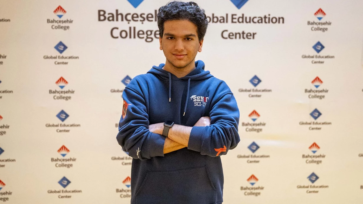 17 yaşlı tələbə&nbsp;Harvarda&nbsp;qəbul oldu