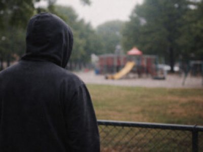 2 yaşlı uşaq parkda bıçaqla yaralandı