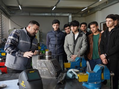 Sənaye sahəsində 300-dən çox vakansiya məzunları gözləyir