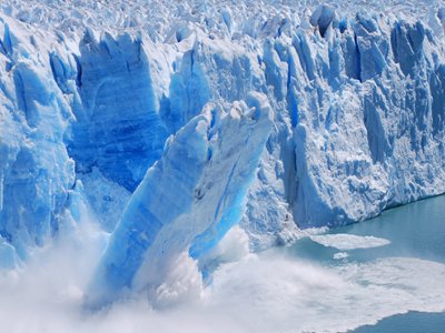 Keçən il buzlaqlar rekord həcmdə buz itkisinə məruz qalıb