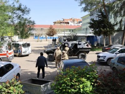 Lisey qarşısında silahlı hücum: yeddi şagird, bir müəllim&nbsp;yaralandı - YENİLƏNİB