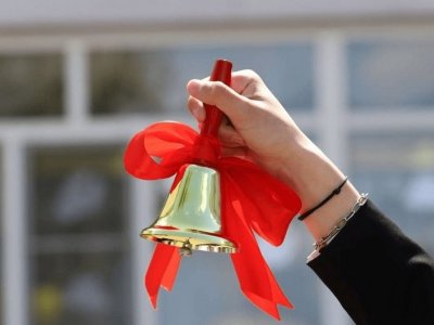 Rəqsə getsin, yoxsa imtahana hazırlaşsın? -&nbsp;&ldquo;Son zəng&rdquo;in ləğvi ilə bağlı MÜZAKİRƏ