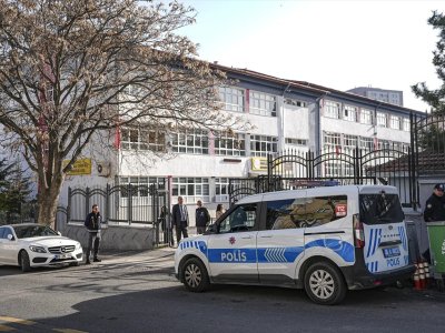 Məktəblərdə giriş-çıxış və forma qaydaları sərtləşdirildi