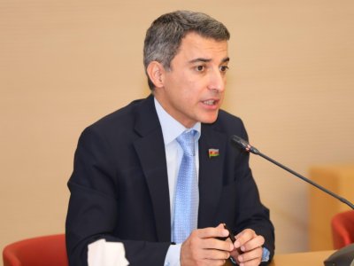 Xaricdə təhsil alan gənclər ölkəmizə daha güclü qayıdır