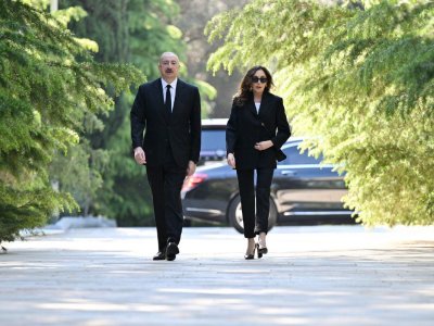 Prezident və birinci xanım Heydər Əliyevin məzarını ziyarət ediblər