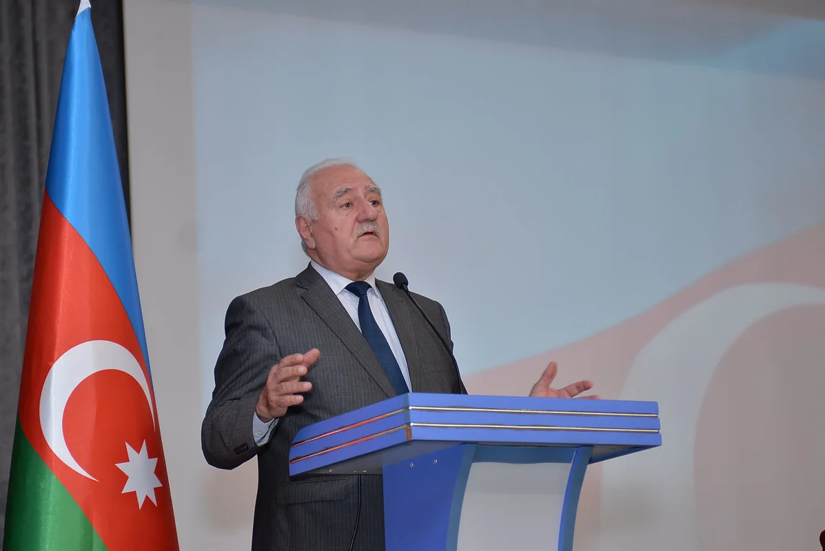 BDU-nun tanınmış professoru kliniki ölüb keçirib