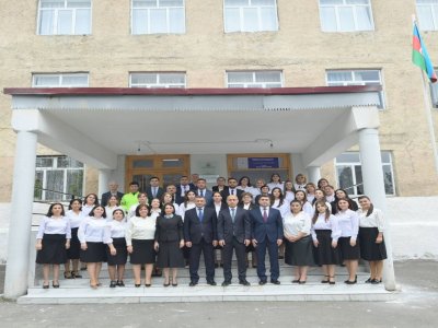 Emin Əmrullayev Qaxda tədris prosesi ilə tanış olub