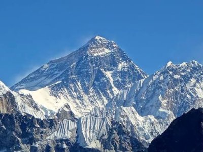 Beynəlxalq Everest Günü: 8 848 metrlik zirvənin sirrləri