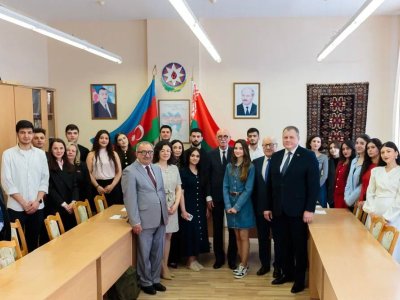 Firudin Qurbanov Belarusda təhsil alan azərbaycanlı tələbələr ilə görüşüb