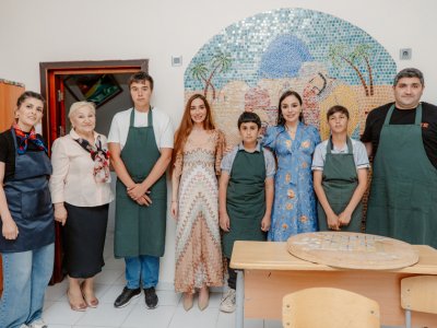 Leyla və Arzu Əliyevalar&nbsp;internat&nbsp;məktəbində olublar
