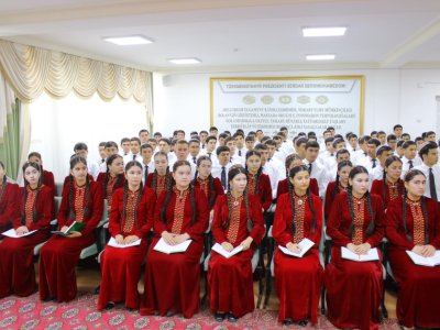 Aşqabadda Əcəmi Naxçıvaninin 900 illiyi qeyd olundu