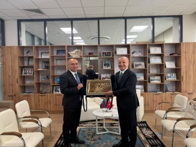 Elm və təhsil naziri YÖK sədri Erol Özvarla görüşüb