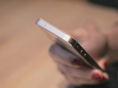 Yuxarı sinif şagirdləri üçün telefonlar qadağan olunacaq