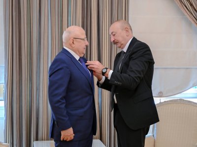 Prezident&nbsp;UNEC-in Dərbənd filialının direktoruna &ldquo;Dostluq&rdquo; ordenini təqdim edib