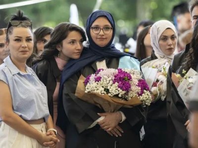 Dağıntılar altından 248 saat sonra xilas edilən qız məzun oldu