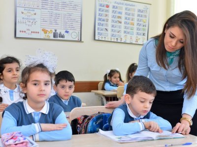 Təhsil müəssisələrində geyim tələbləri TƏSDİQLƏNDİ