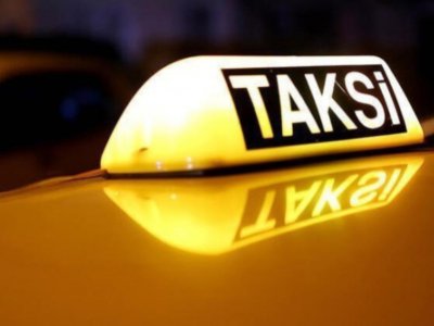 1317 taksi sürücüsü imtahandan keçib