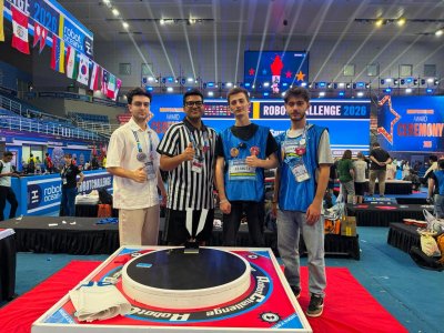ADNSU tələbəsi və məzunu&nbsp;robot yarışında qızıl medal qazanıb