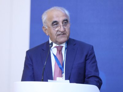 Rektor: Qlobal təhsil böhranı Azərbaycan üçün tarixi fürsətdir