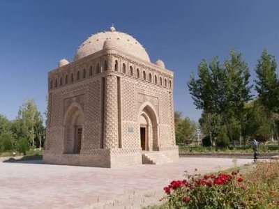 Prezidentlər və birinci xanımları Buxarada İsmayıl Samani türbəsi ilə tanış olublar