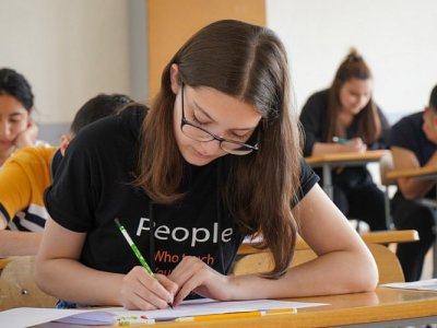 ​​​​​​Kolleclərdə keçid balları: Bəzi ixtisaslarda CƏMİ 40 BAL