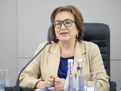 Məleykə Abbaszadə tələbə adını qazananları TƏBRİK ETDİ