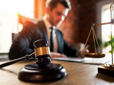 Hüquqşünaslıqda hamını təəccübləndirən nəticə -&nbsp;Prestijli ixtisasın balı niyə ENDİ?