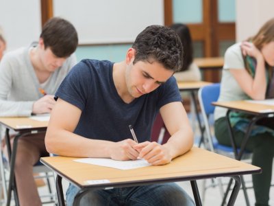 Magistraturaya boş qalan plan yerlərinə seçim sabah başa çatır