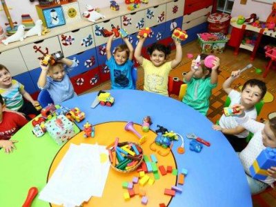 Səhiyyə Nazirliyi uşaqları bağçaya gedən valideynlərə müraciət edib