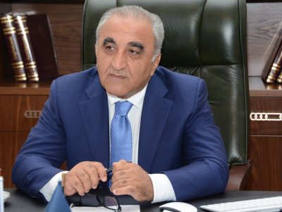 "Əyrini daha təkmil etməyə çalışmağa dəyməz&rdquo; -&nbsp;UNEC rektoru