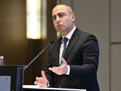 Nazir:&nbsp;"Əzbərçilik stereotipindən çıxmalıyıq"