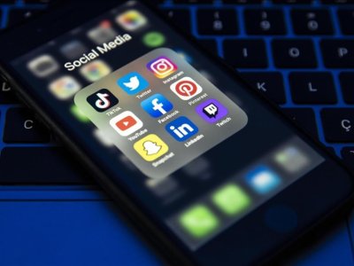 13 yaşdan aşağı uşaqlara sosial media qadağan ediləcək