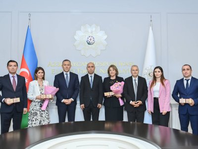 Nazirliyin əməkdaşlarına dövlət təltifləri təqdim edilib