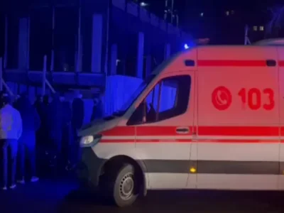 Bakıda qadına 12 bıçaq zərbəsi vuruldu - 17 yaşlı oğlu saxlanıldı