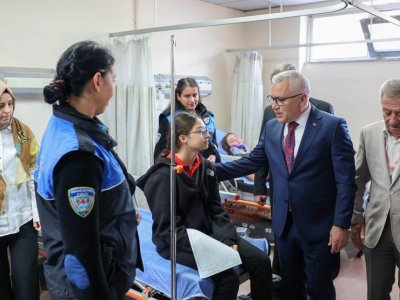 Şagird avtobusu qəzaya düşdü: 13 şagird yaralandı