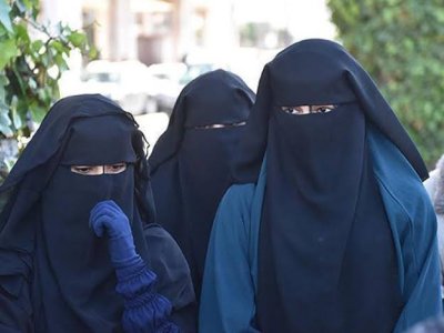 Məktəblərdə&nbsp;Burka və niqab qadağan ediləcək