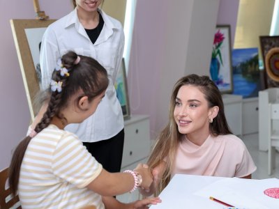 Alyona Əliyeva xüsusi qayğıya ehtiyacı olan uşaqlarla - FOTOLAR
