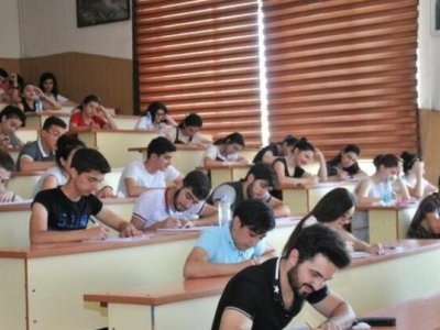 Azərbaycanda tələbələrin sayı 273 mini keçdi