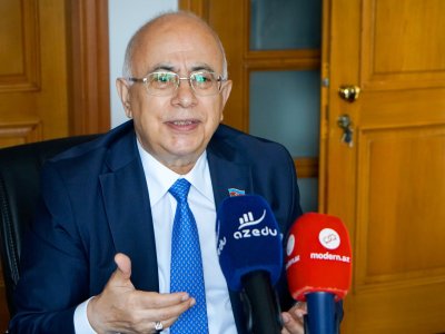 Minlərlə "müəllim" adını daşıyan var ki, heç zaman müəllim qarşısında oturmayıb - MÜSAHİBƏ