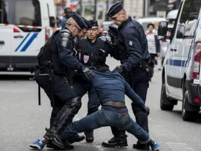 Məktəbdə atışmadan sonra 14 yaşlı yeniyetmə saxlanılıb