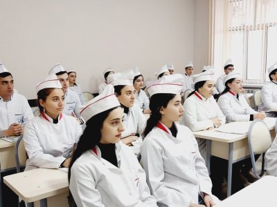 Tibb kolleclərinə maraq yüksək olsa da, keçid balları enir