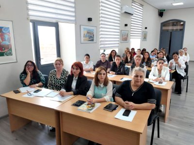Məktəbdənkənar fəaliyyətə dair təlim keçirilib